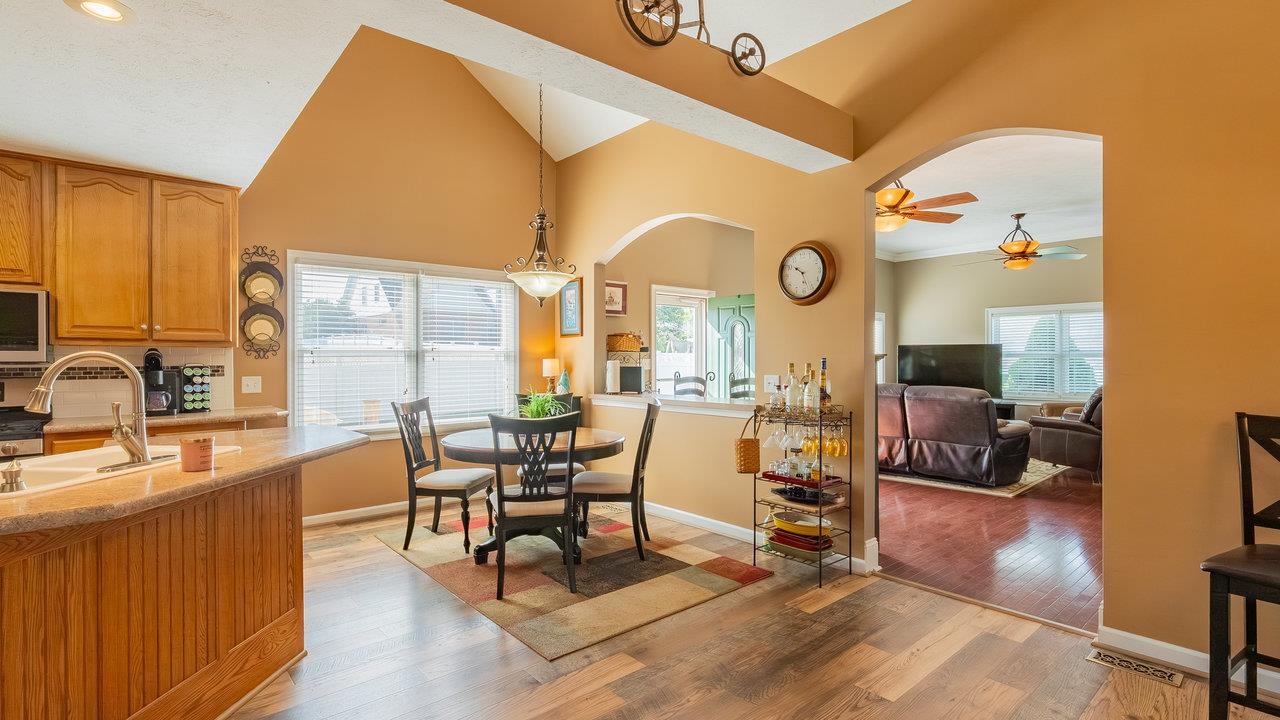 3345 REDBUD LN