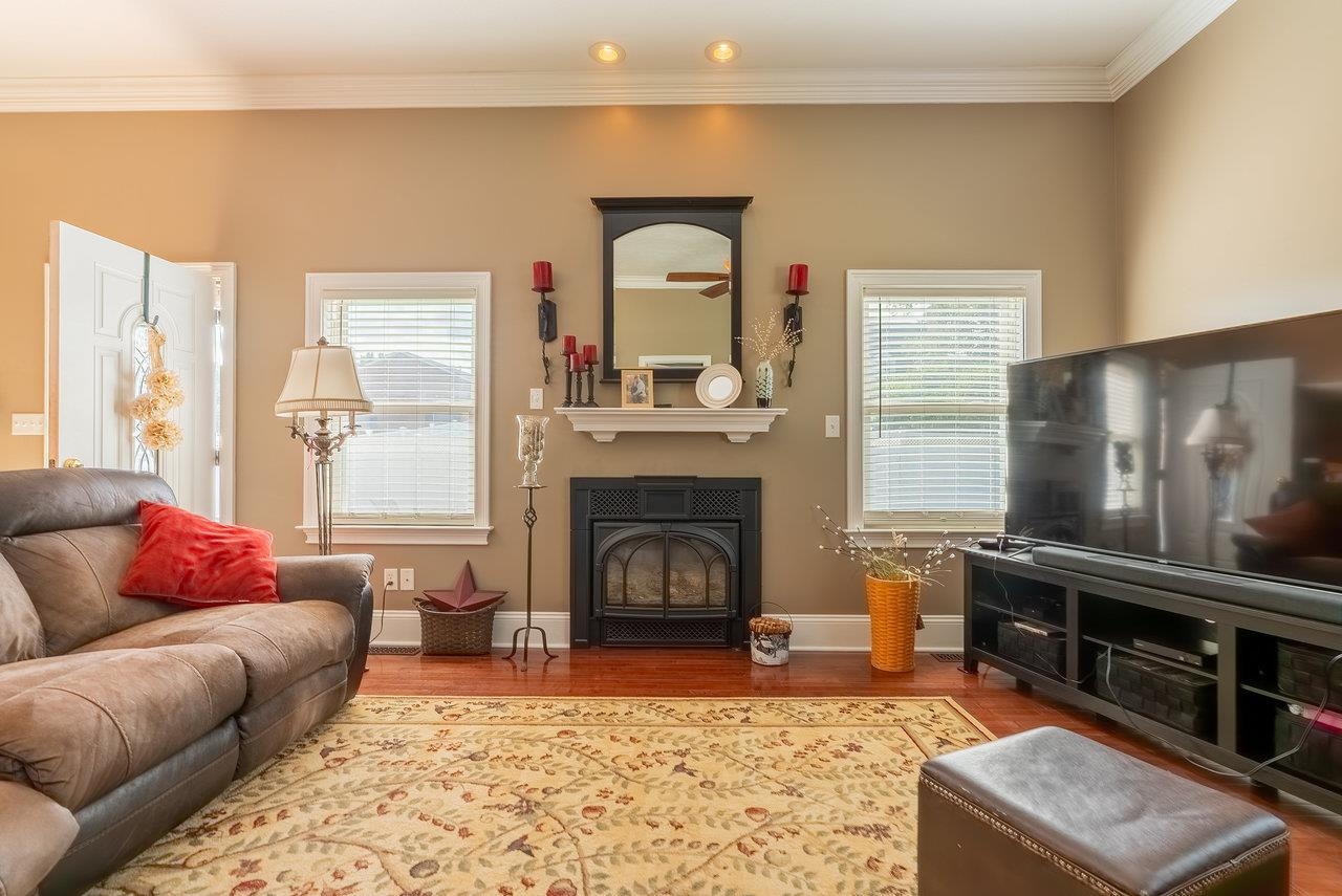 3345 REDBUD LN