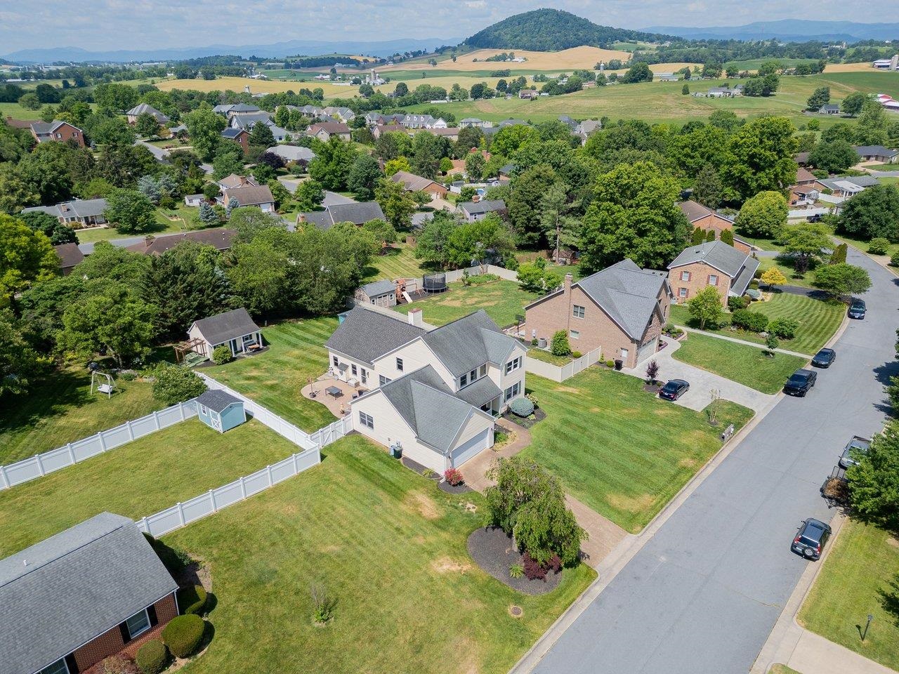 3345 REDBUD LN