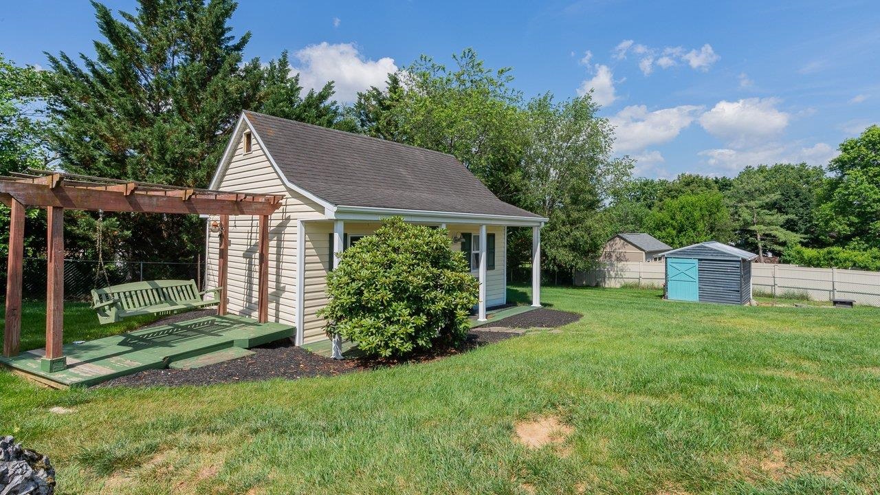 3345 REDBUD LN