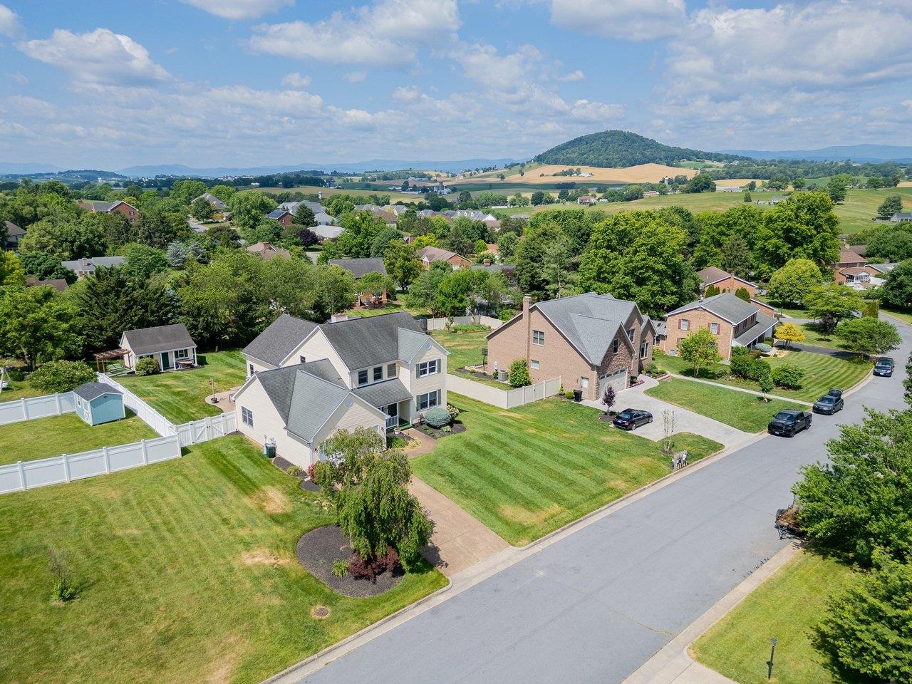 3345 REDBUD LN