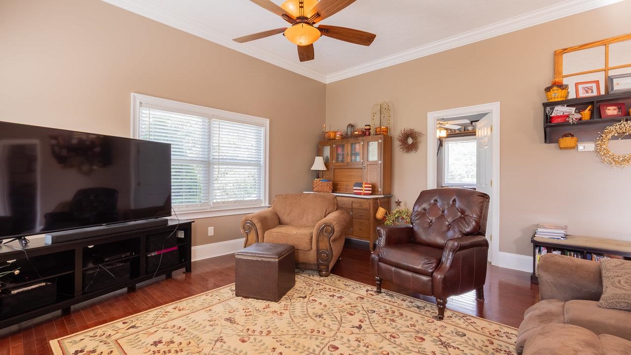 3345 REDBUD LN
