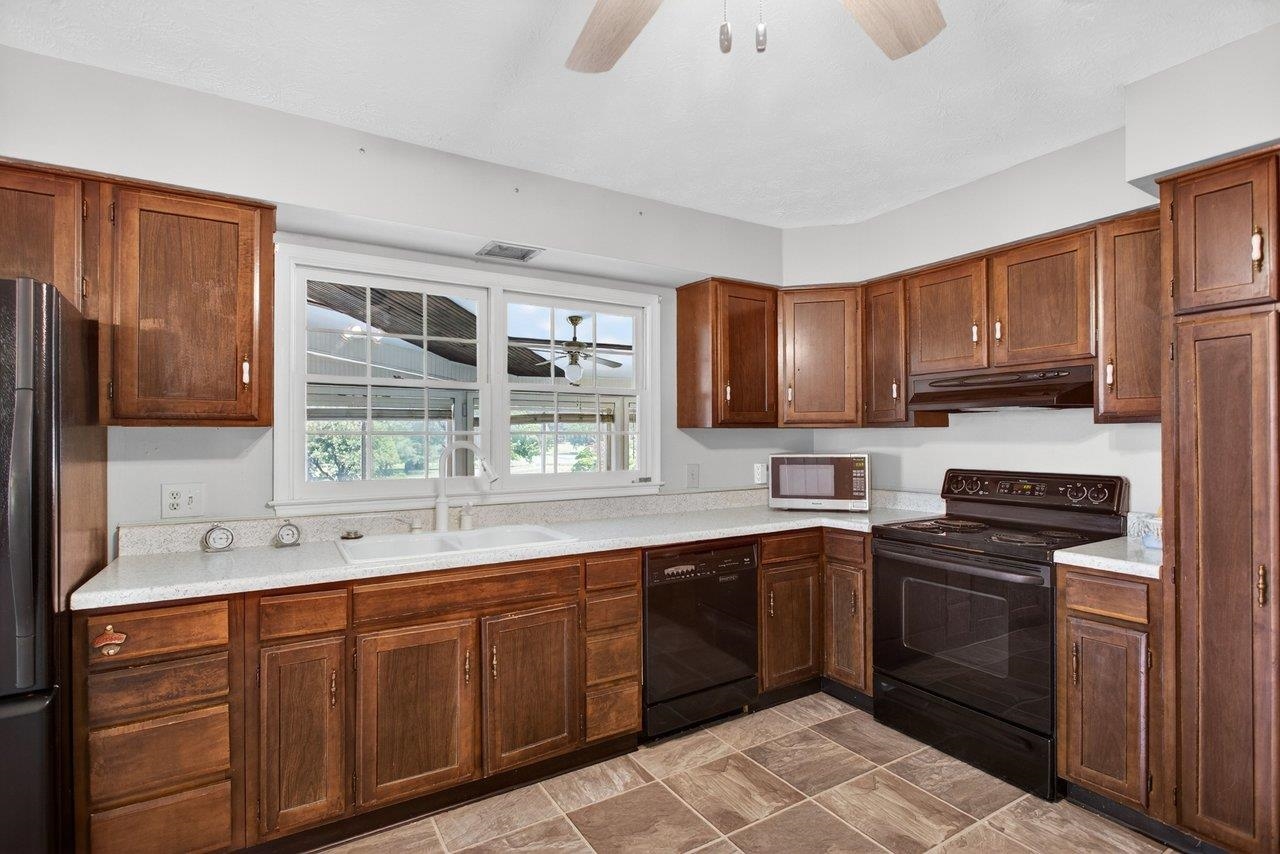 1665 MASSANETTA SPRINGS RD
