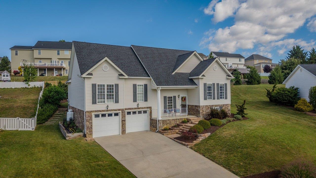 120 DAVID CIR