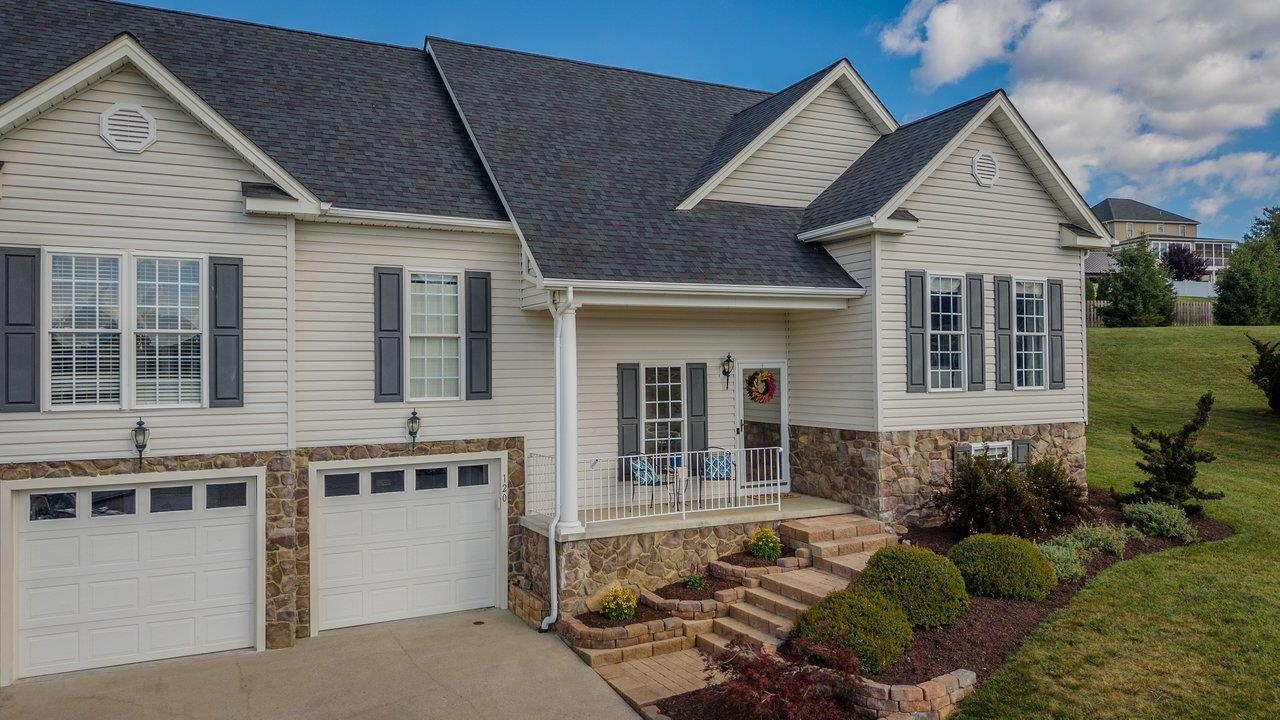 120 DAVID CIR