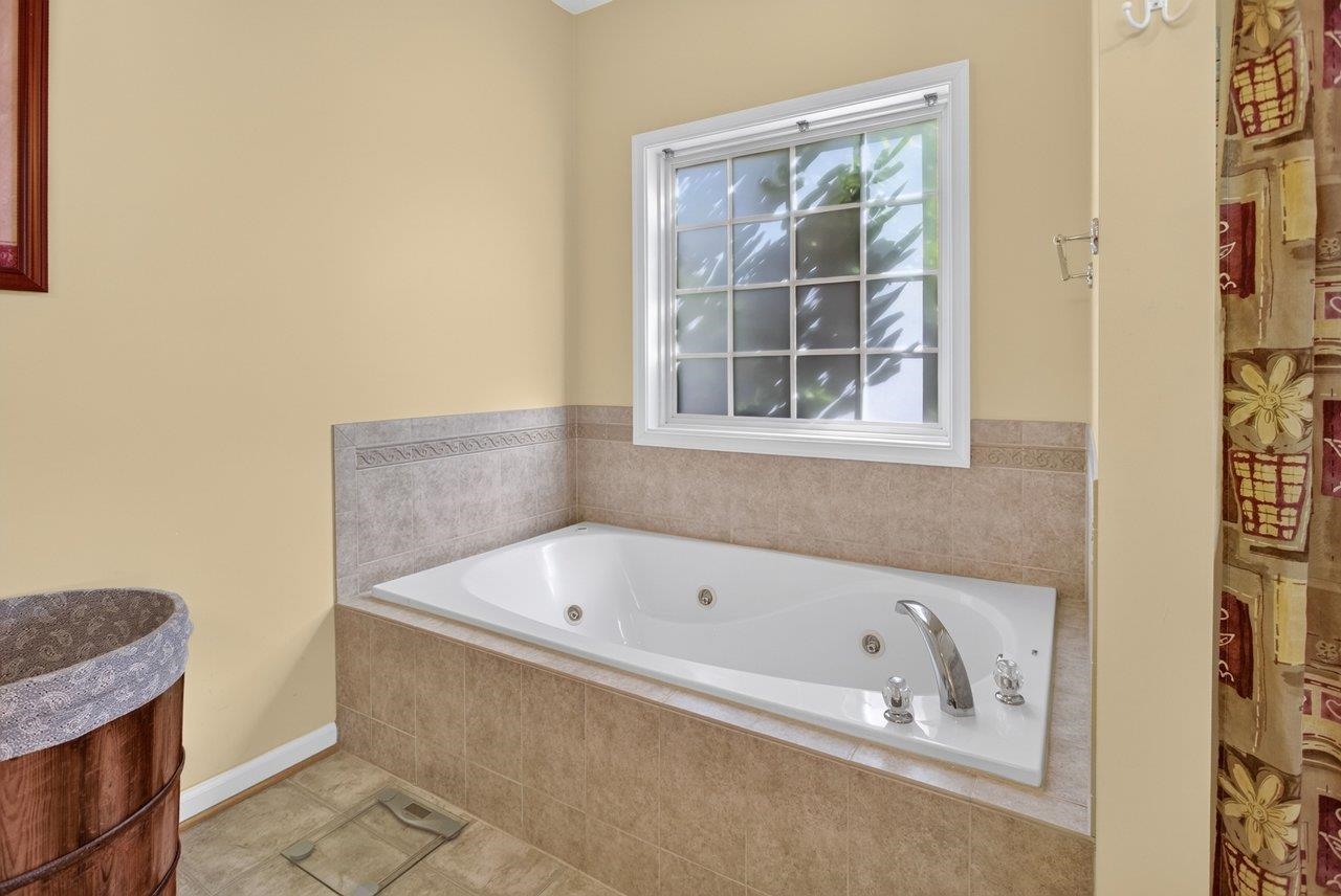 120 DAVID CIR