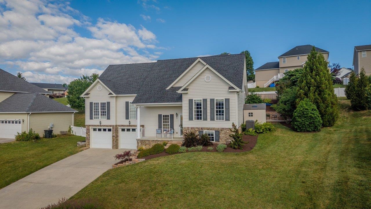 120 DAVID CIR