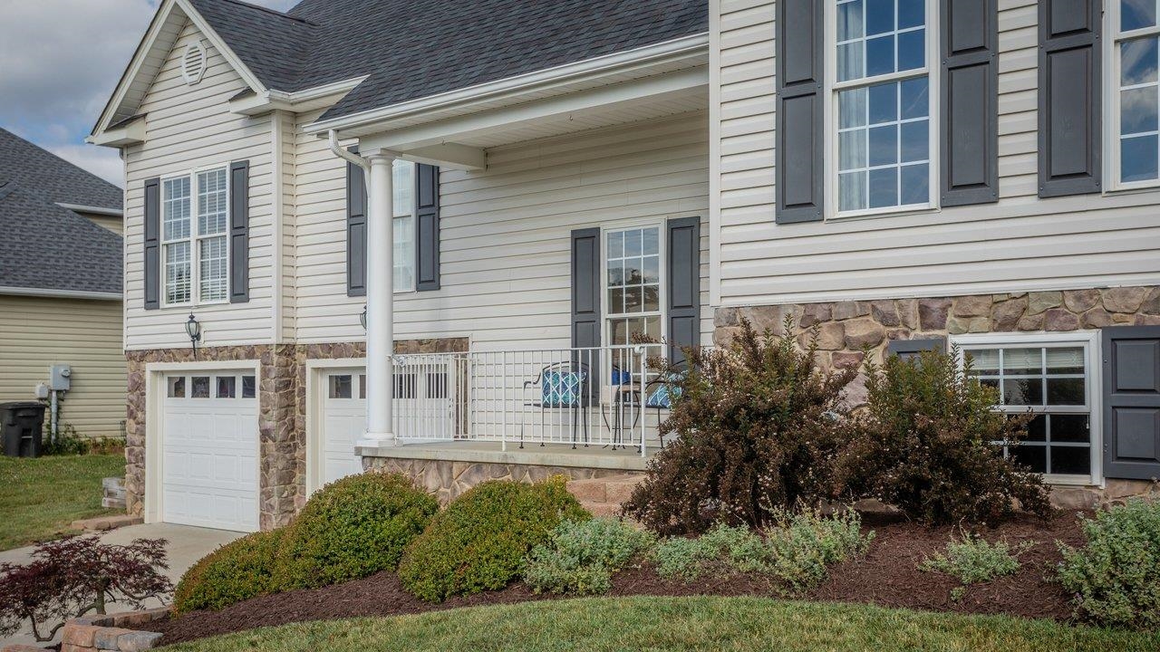 120 DAVID CIR