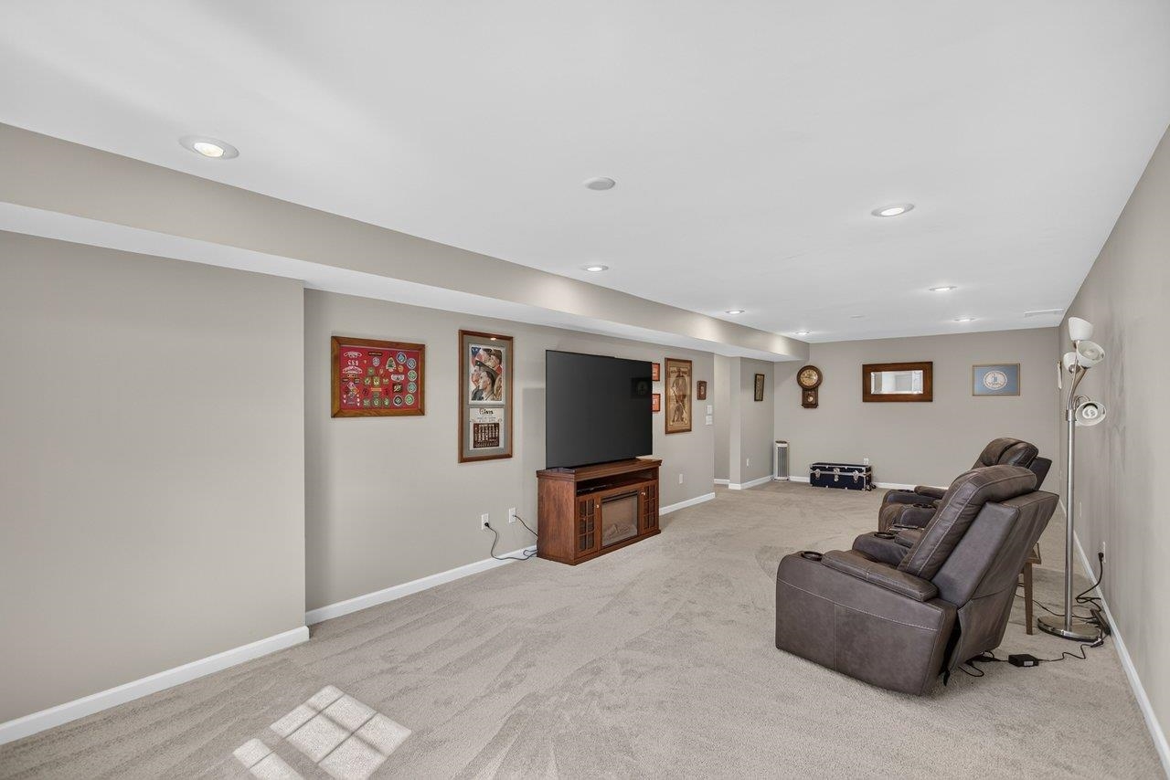 120 DAVID CIR