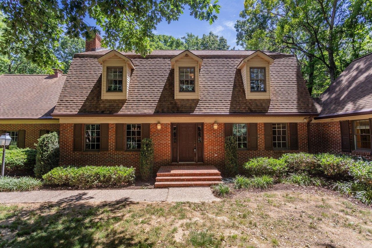 926 TRINITY CHURCH RD