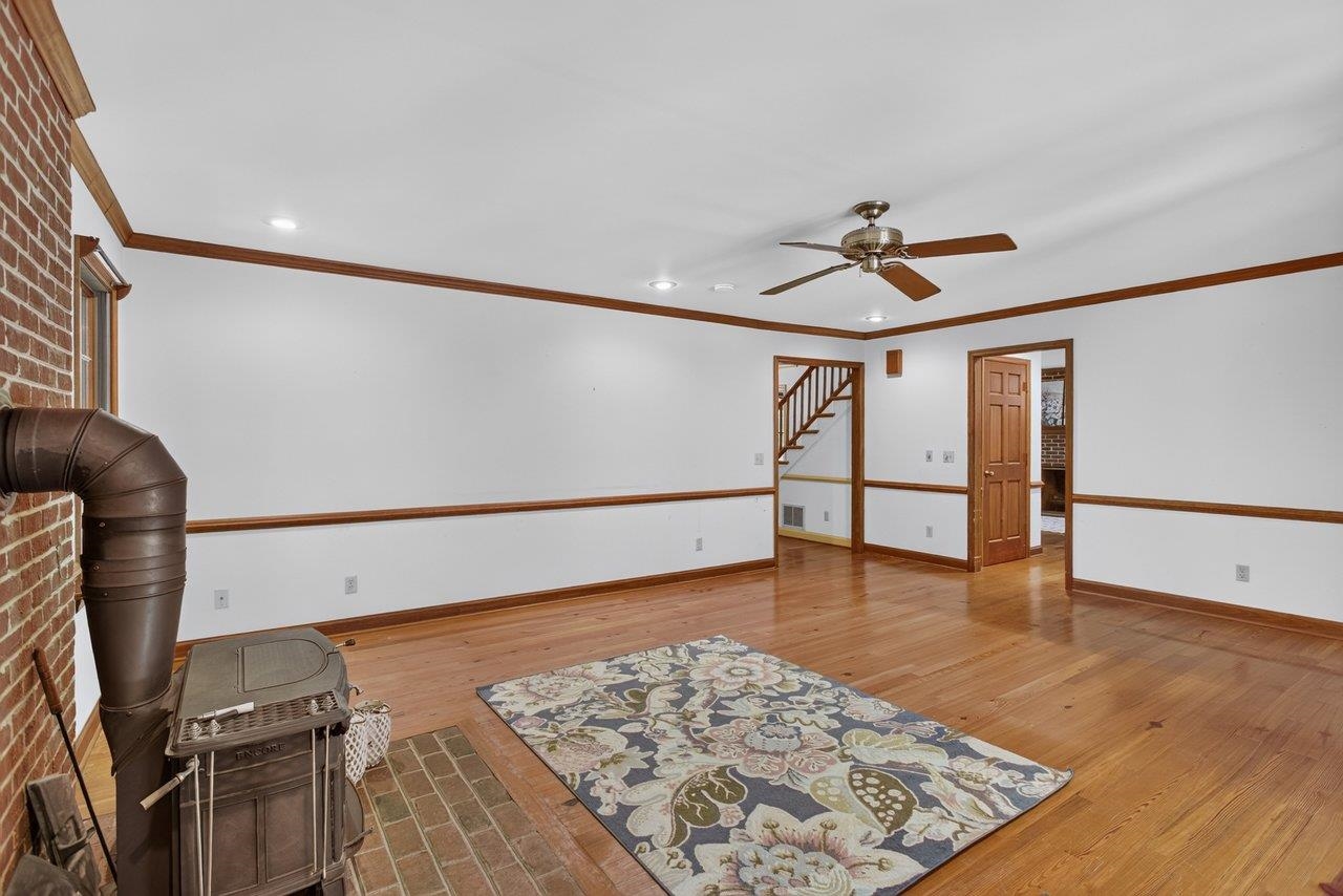 926 TRINITY CHURCH RD