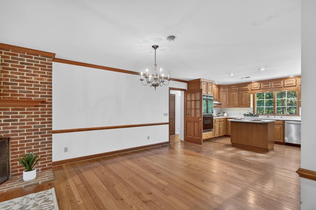 926 TRINITY CHURCH RD
