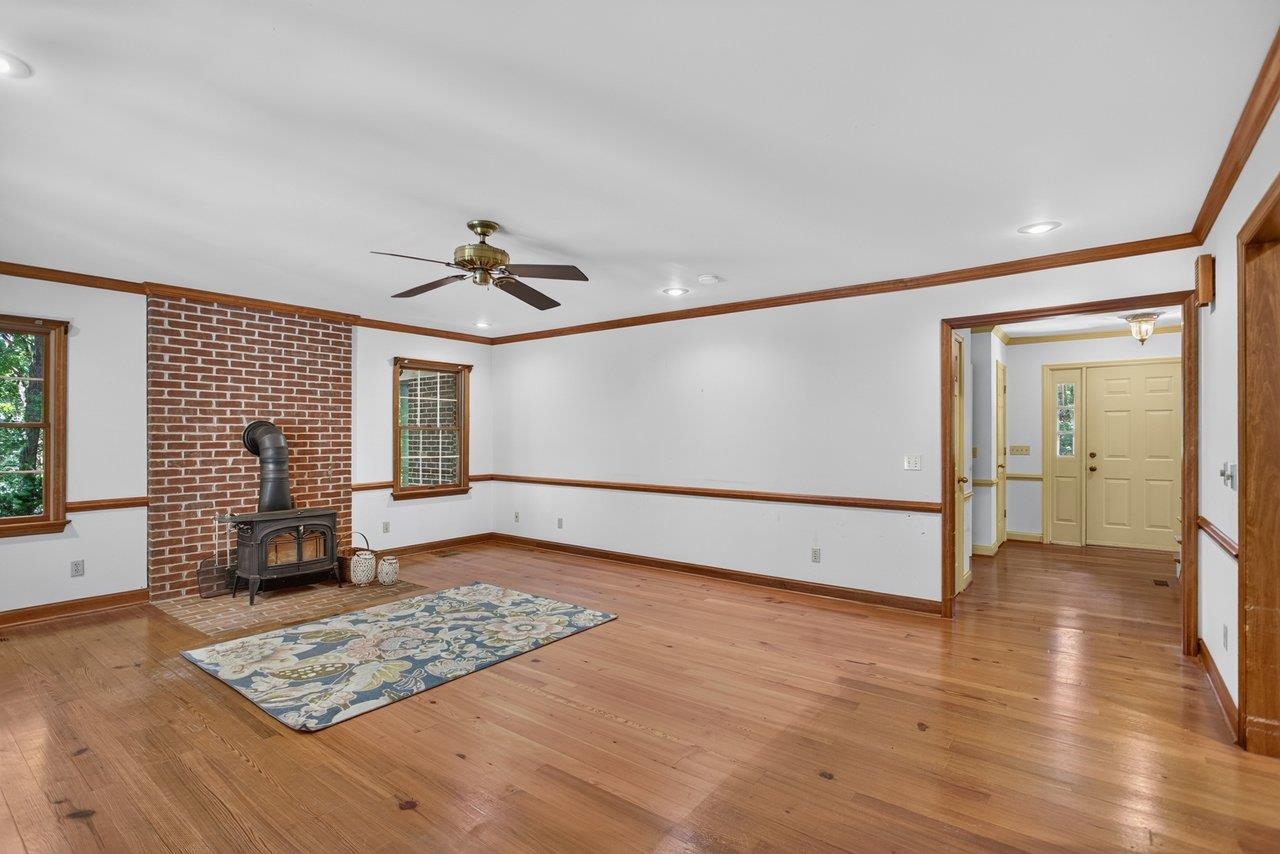 926 TRINITY CHURCH RD
