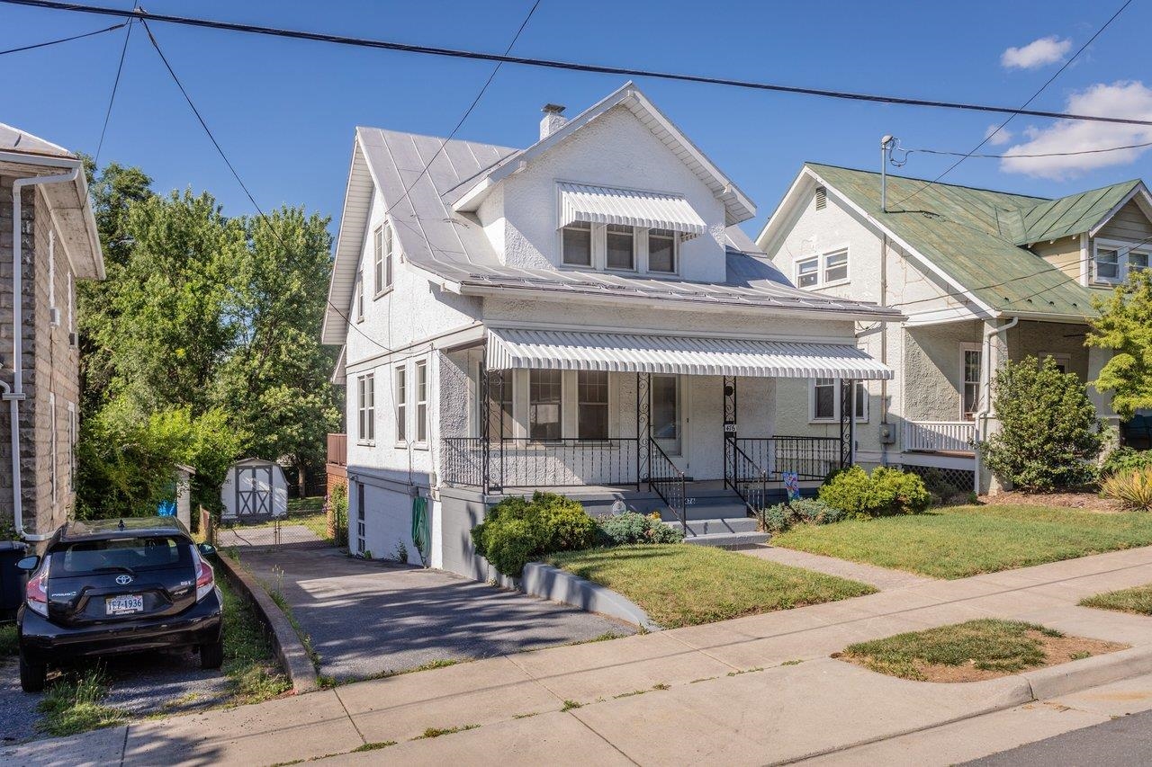 476 W WOLFE ST
