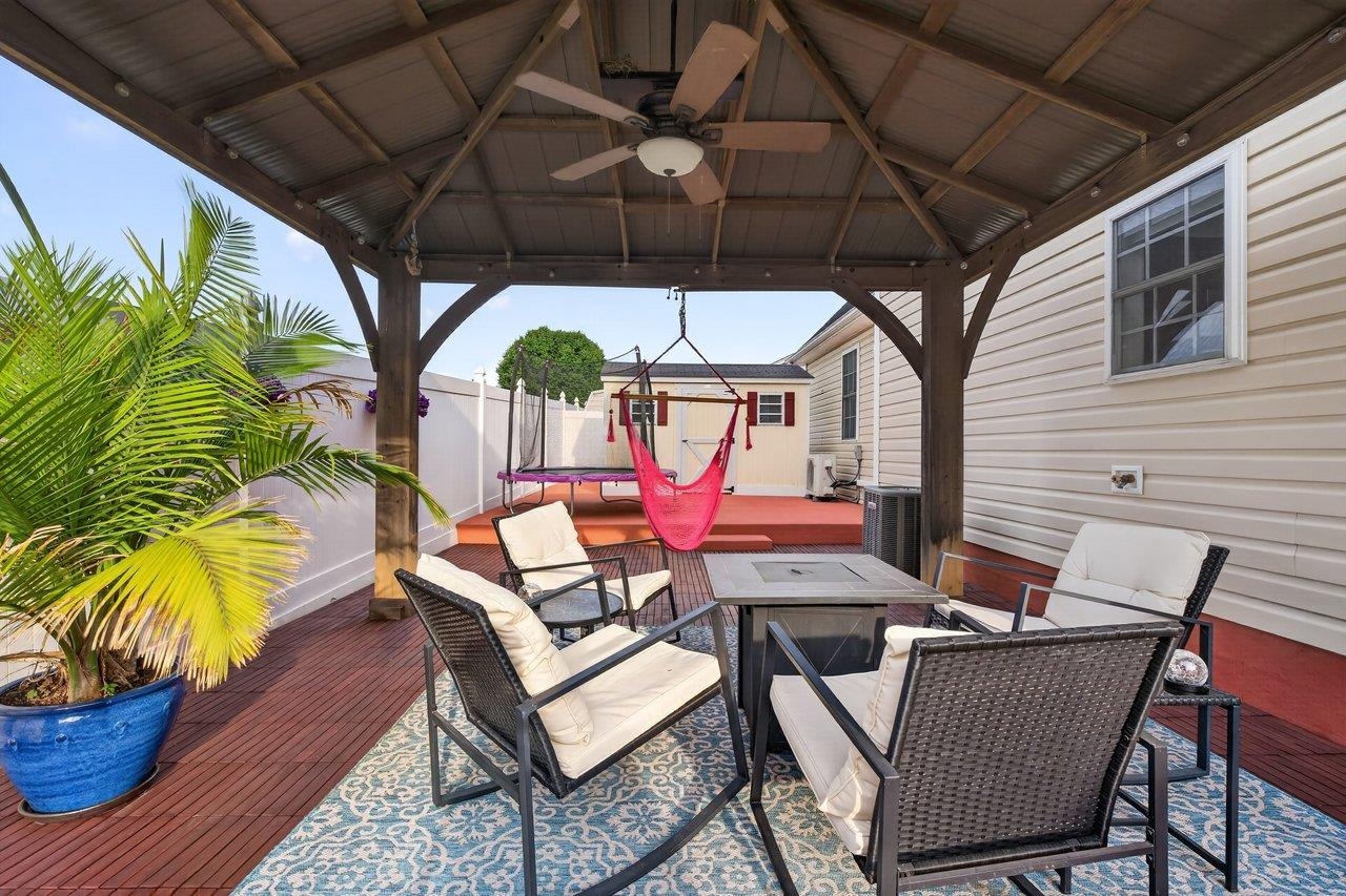 264 DYLAN CIR