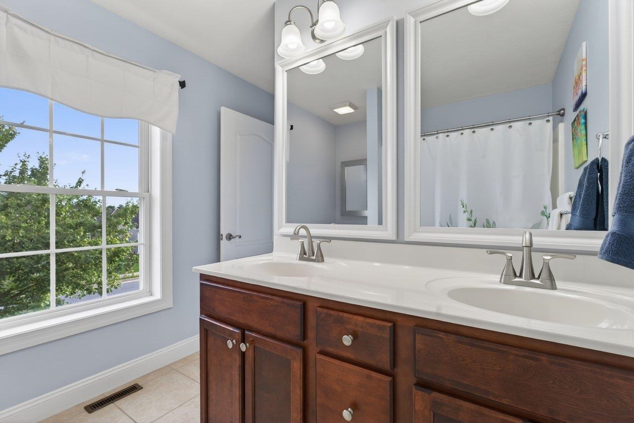 264 DYLAN CIR