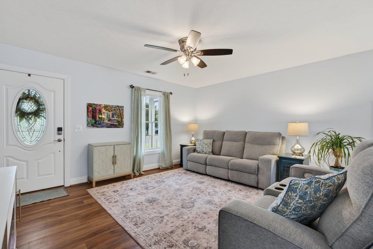 264 DYLAN CIR