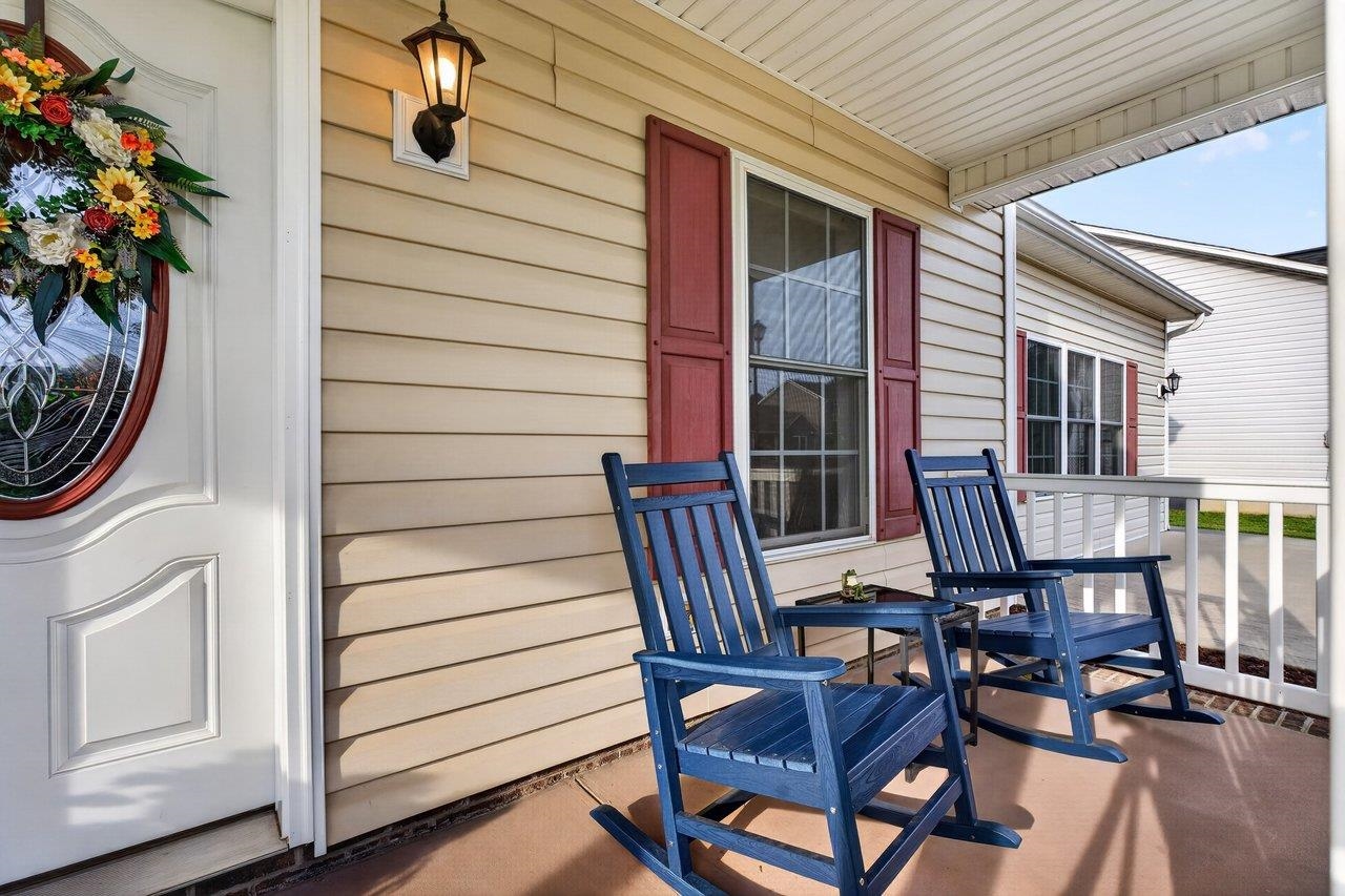 264 DYLAN CIR