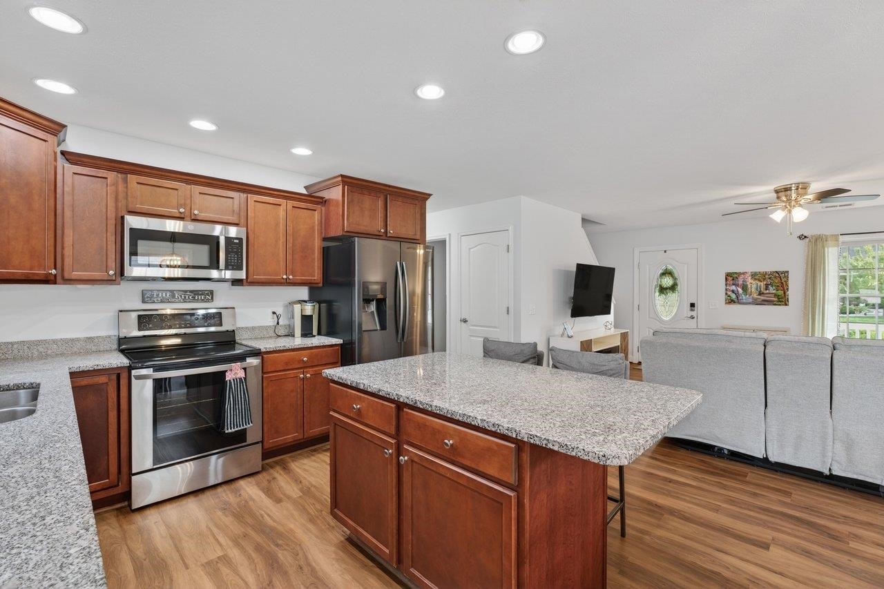 264 DYLAN CIR