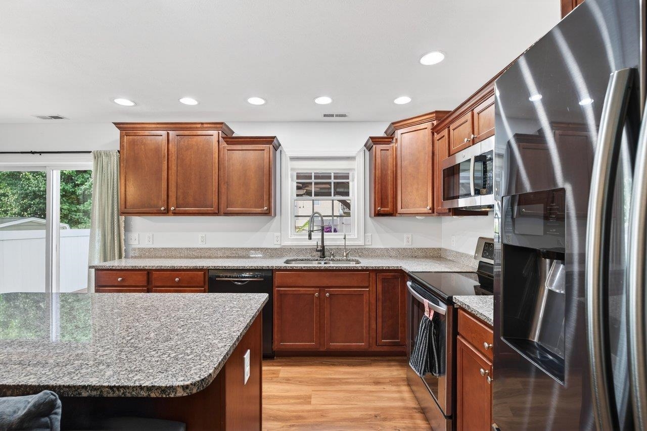 264 DYLAN CIR