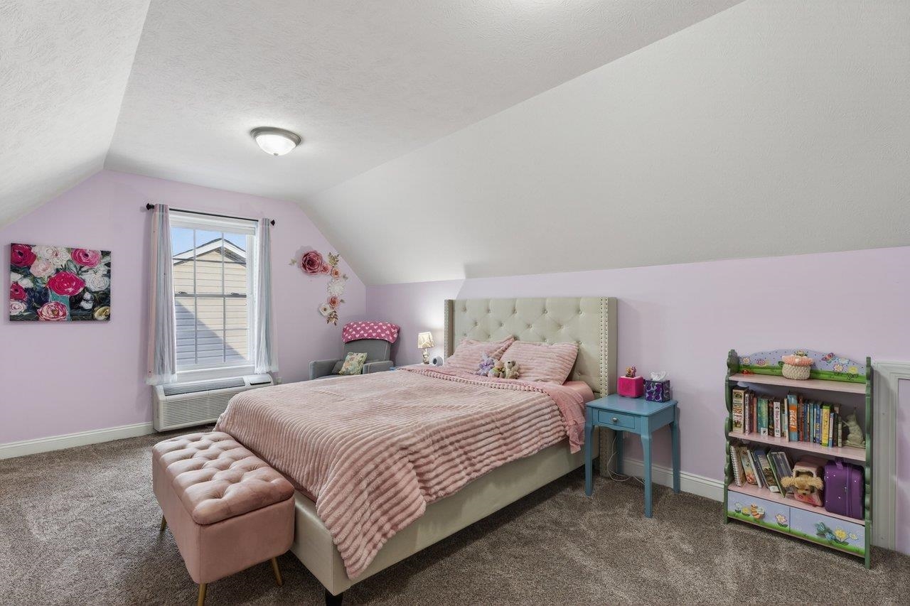 264 DYLAN CIR