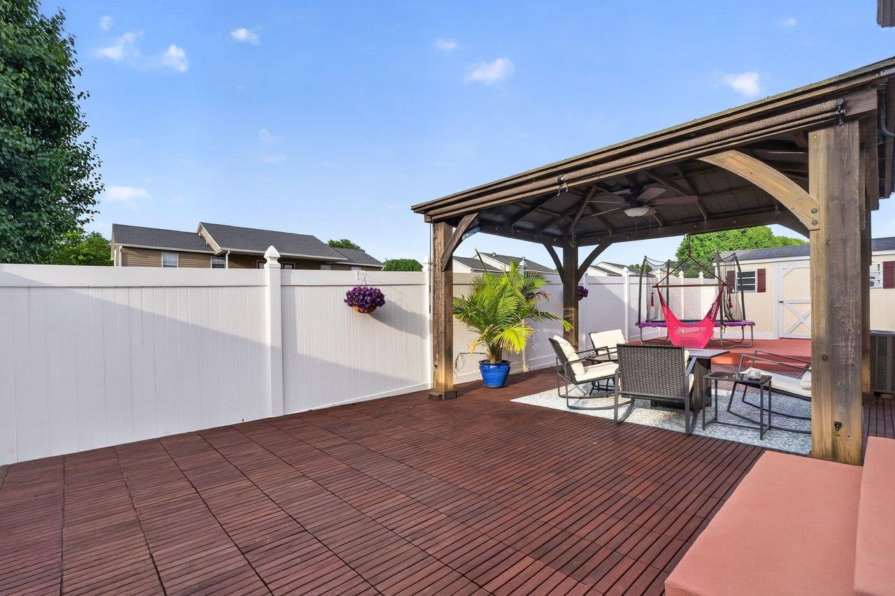 264 DYLAN CIR