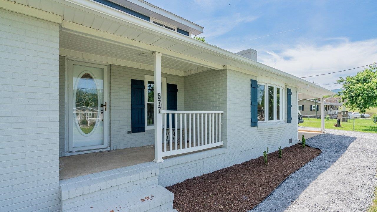 577 POND AVE