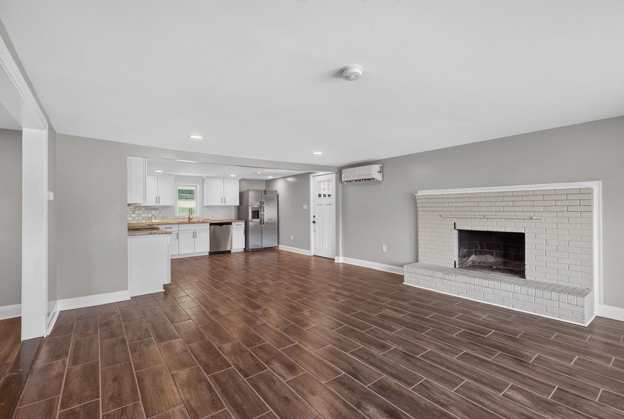 577 POND AVE