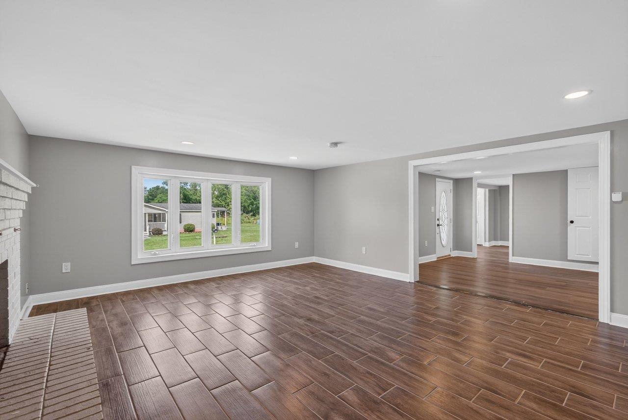 577 POND AVE