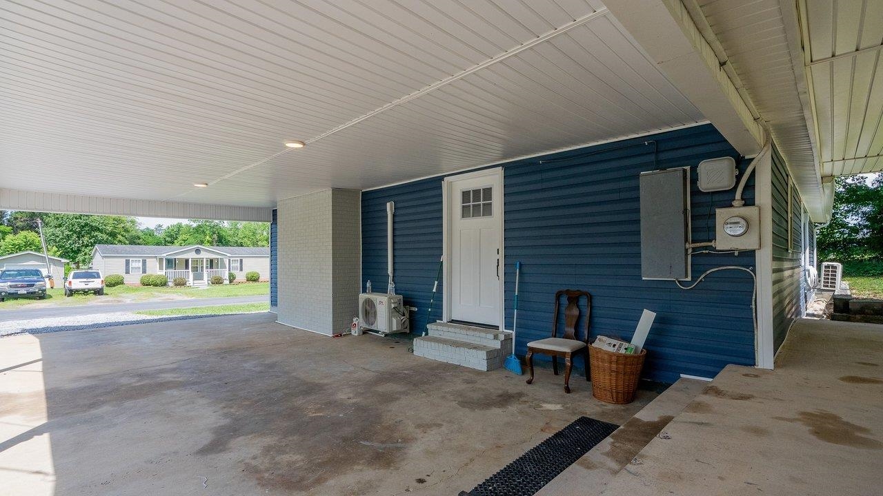 577 POND AVE