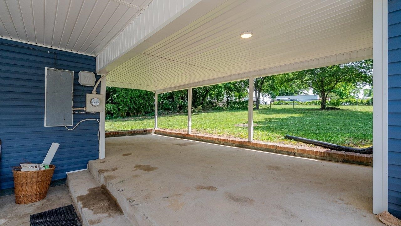 577 POND AVE