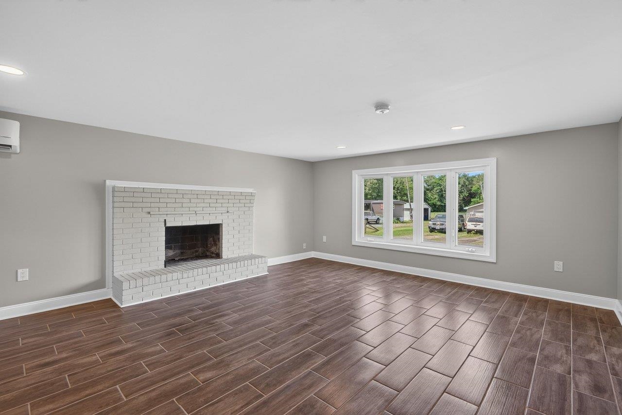 577 POND AVE
