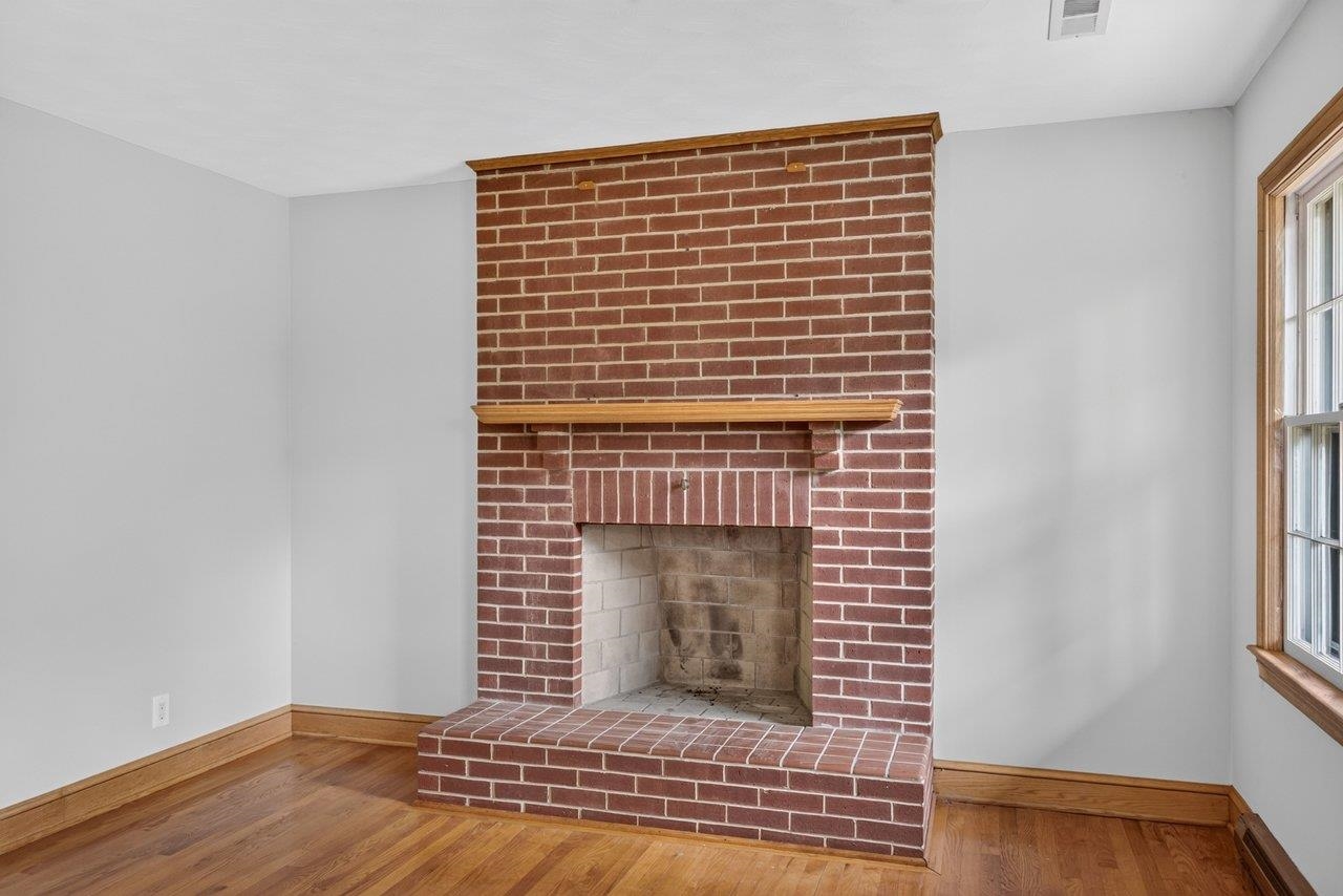937 WREN WAY