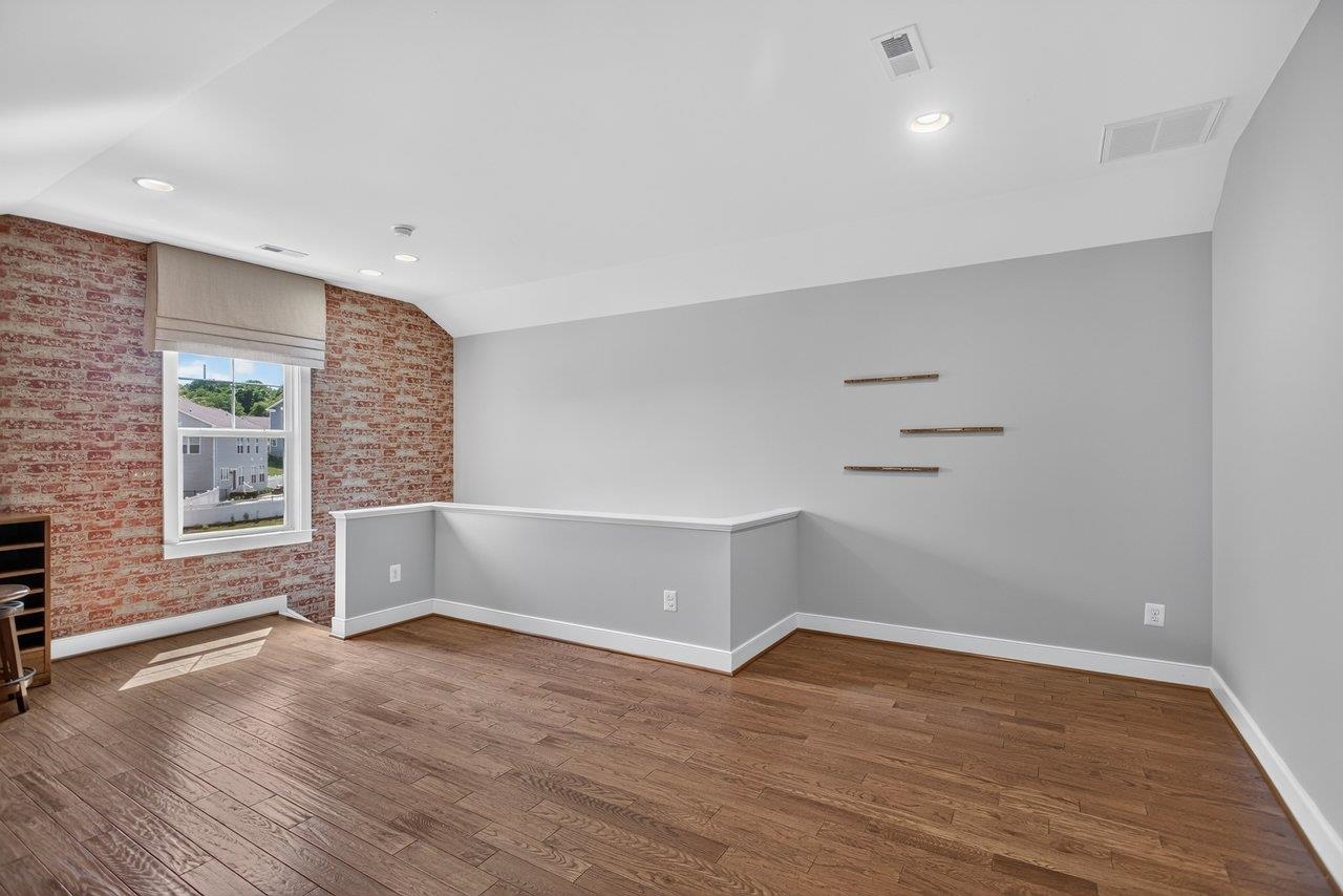 3371 VERA VISTA PATH