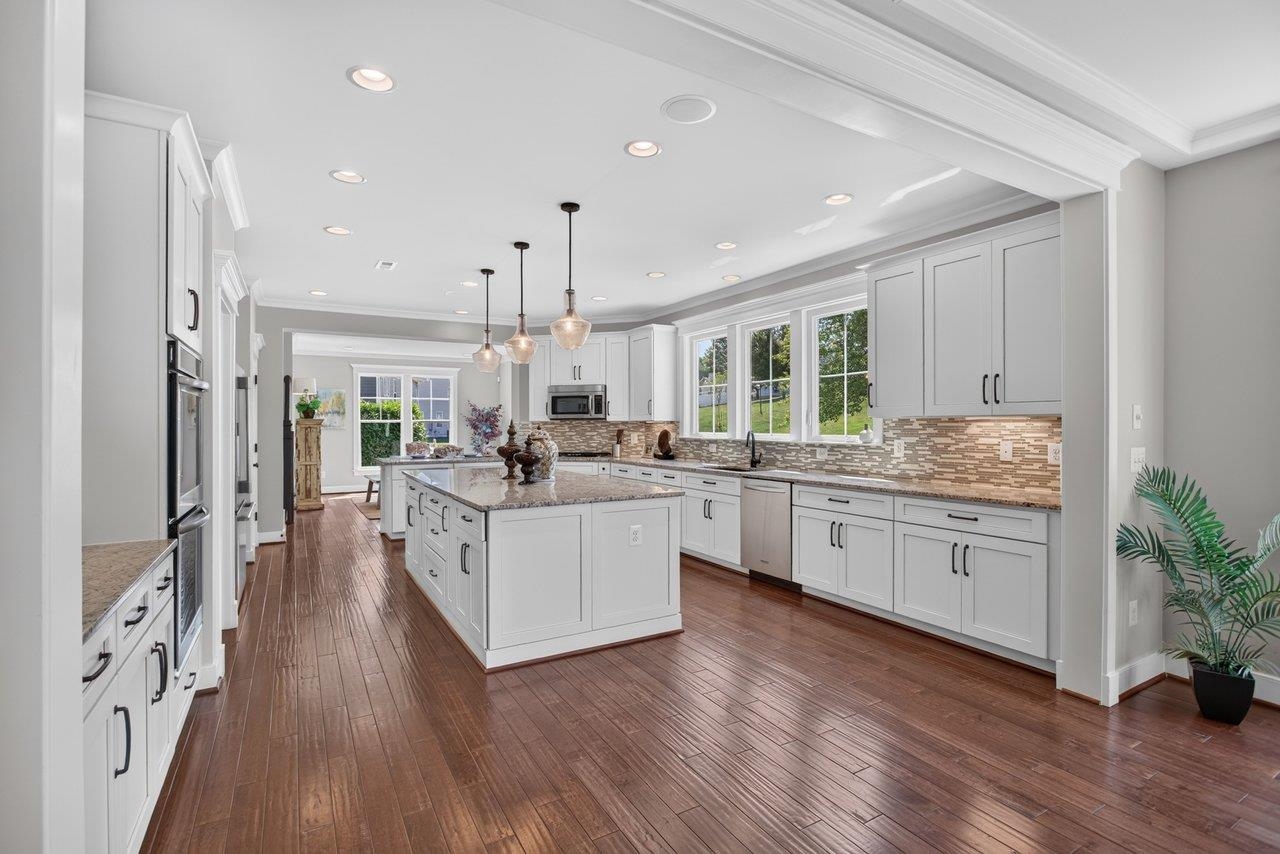 3371 VERA VISTA PATH