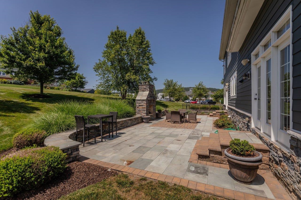 3371 VERA VISTA PATH