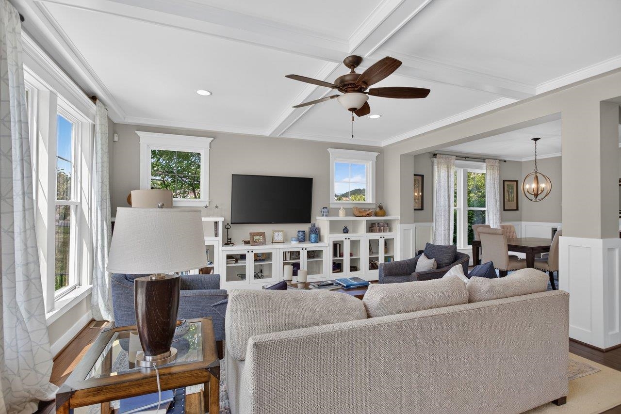 3371 VERA VISTA PATH