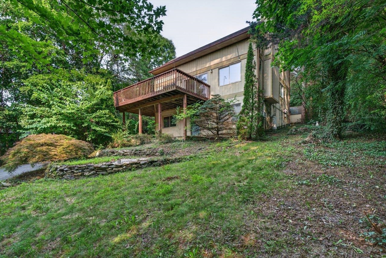 1170 LINCOLNSHIRE DR