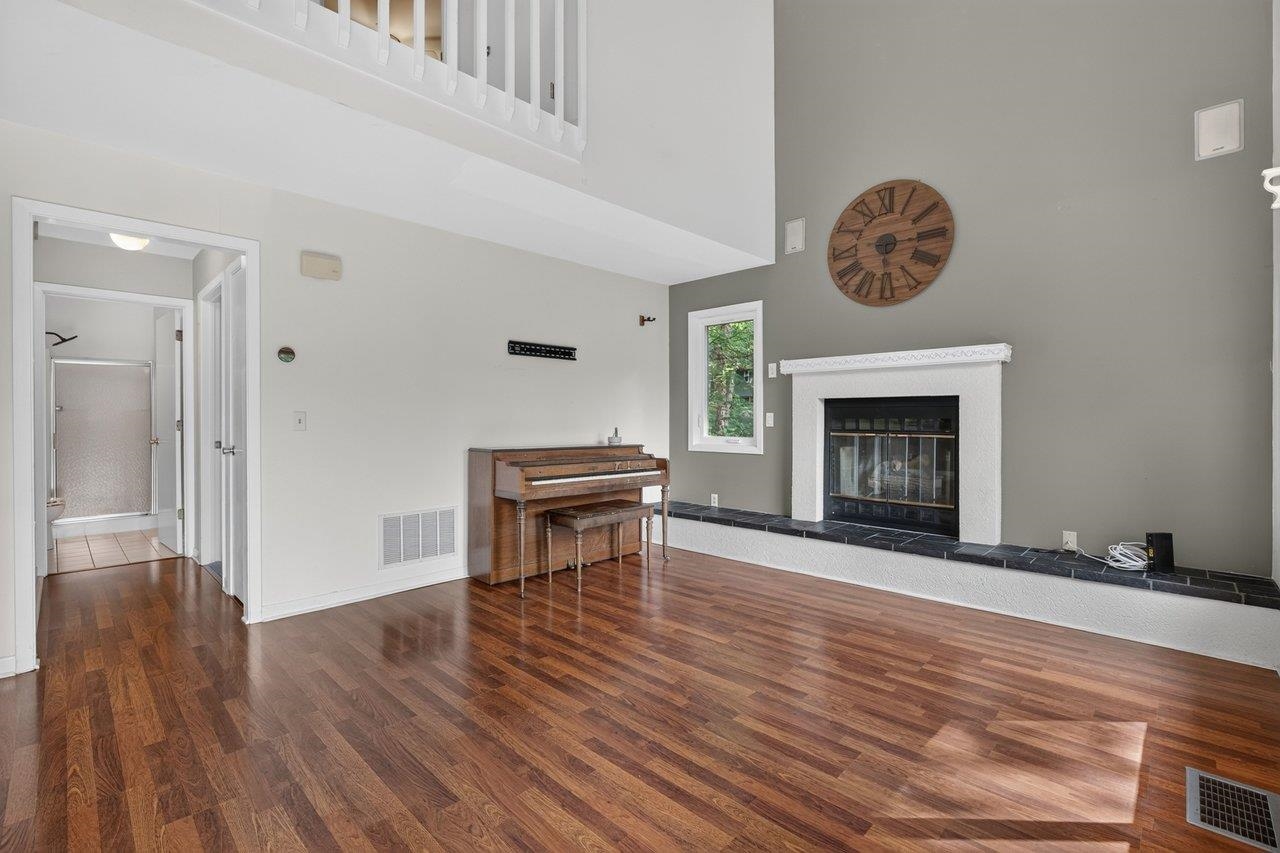 1170 LINCOLNSHIRE DR