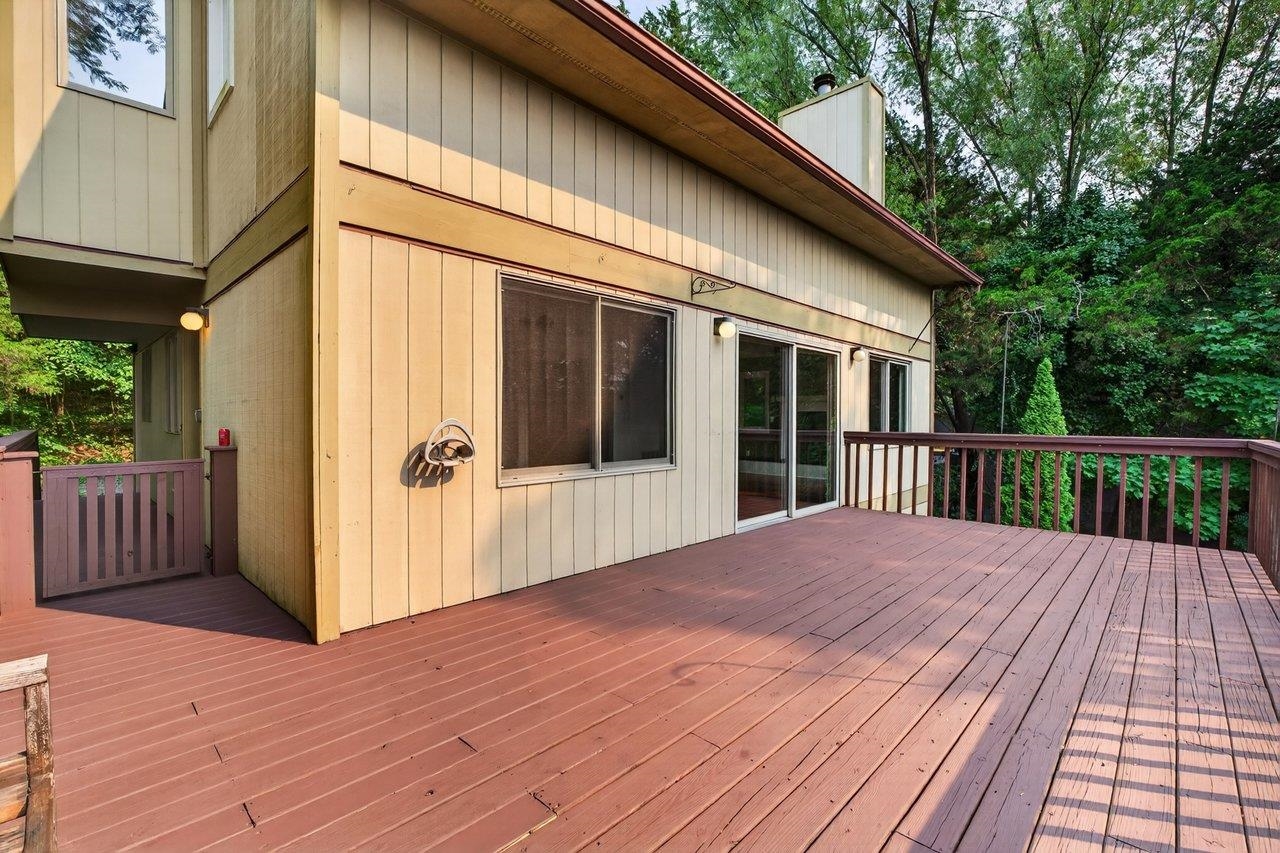 1170 LINCOLNSHIRE DR