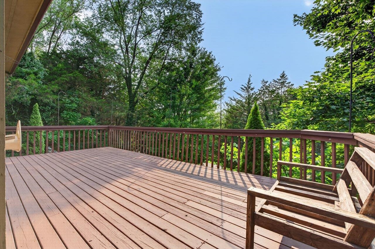 1170 LINCOLNSHIRE DR