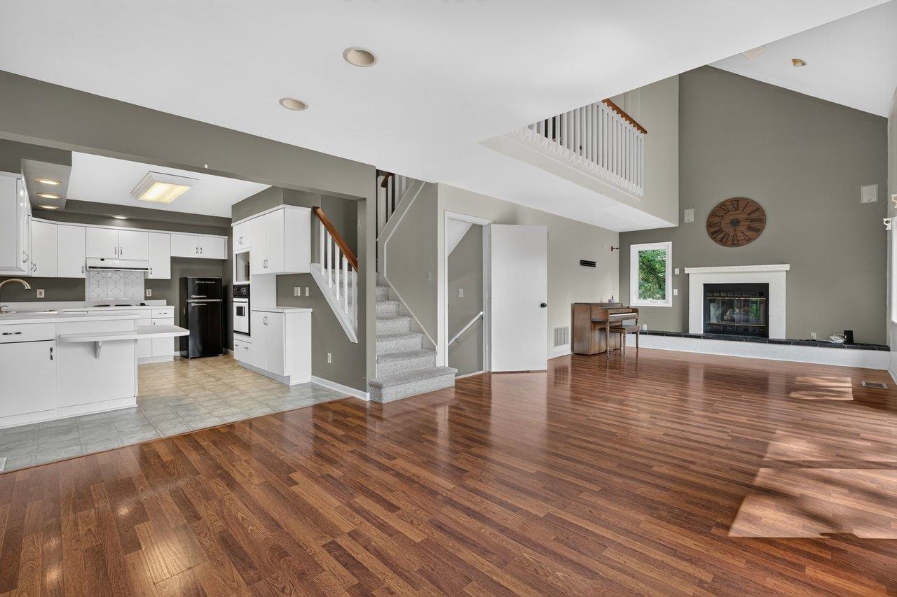 1170 LINCOLNSHIRE DR