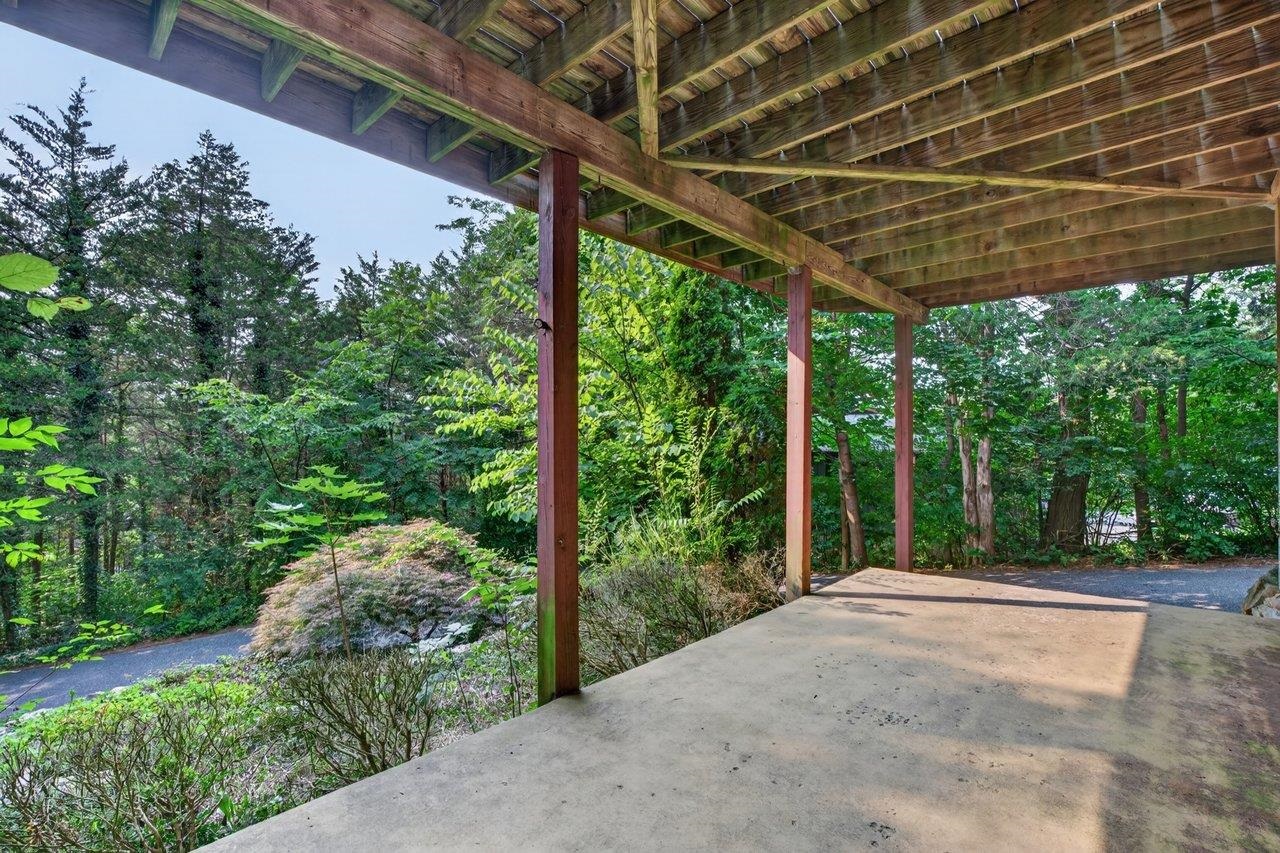 1170 LINCOLNSHIRE DR