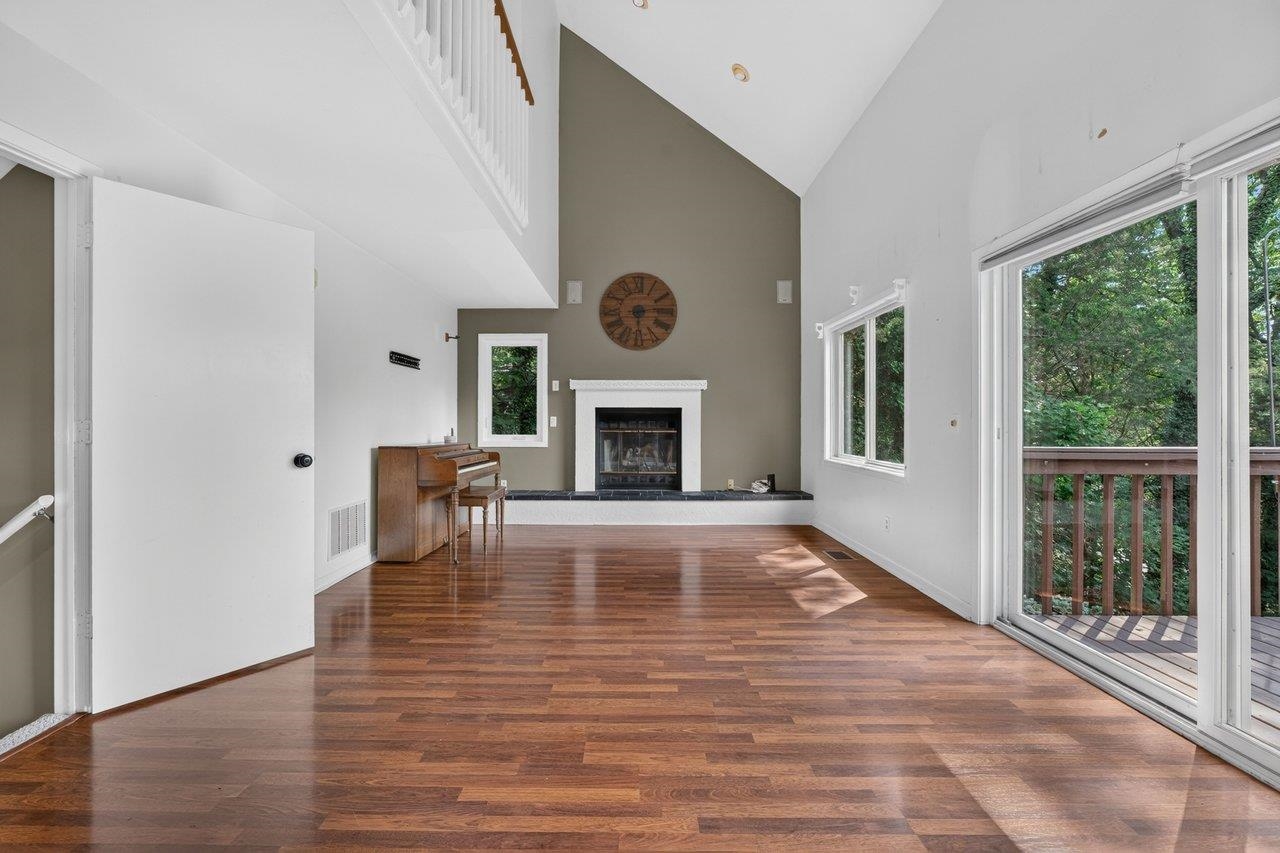 1170 LINCOLNSHIRE DR
