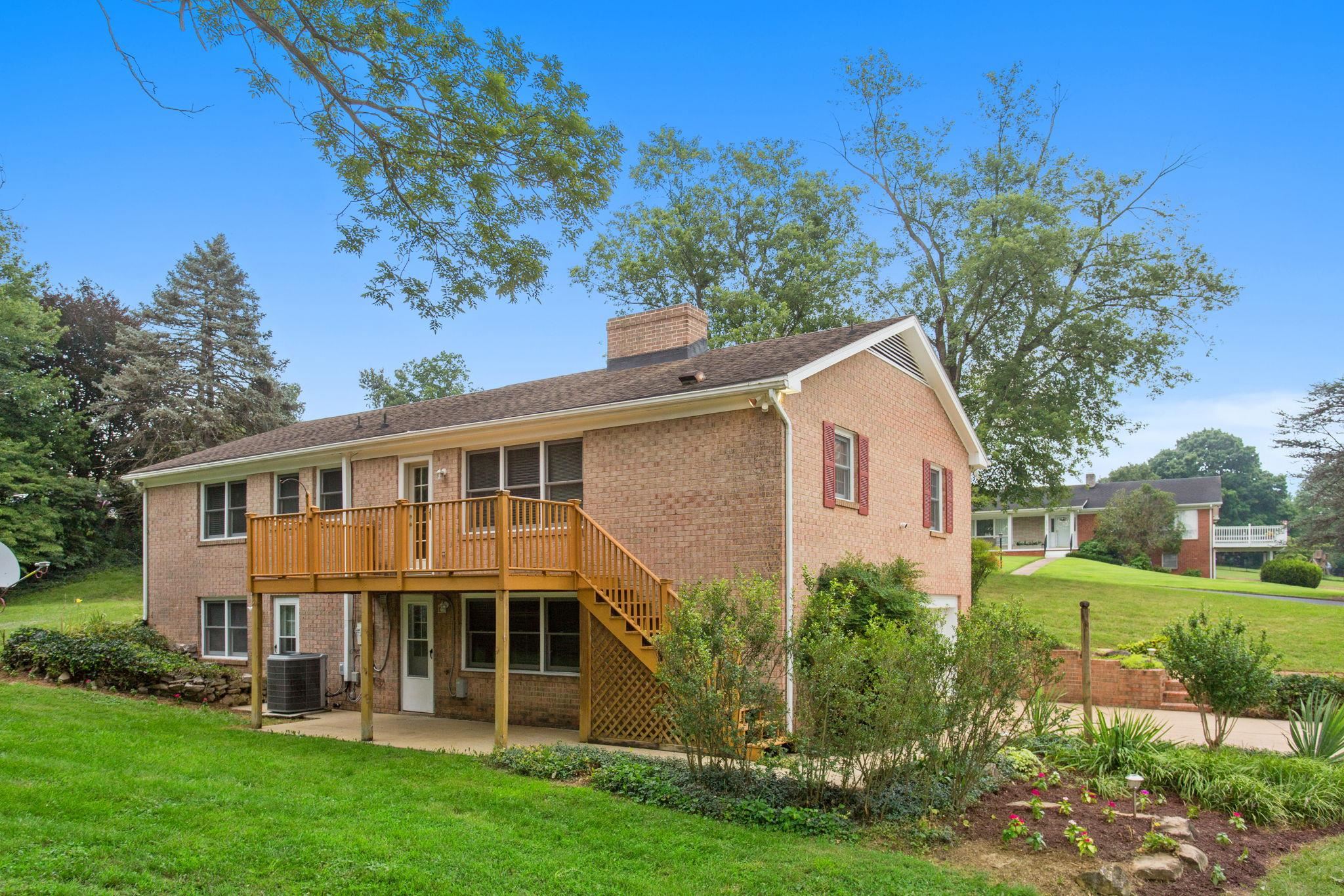 206 BELMONT DR
