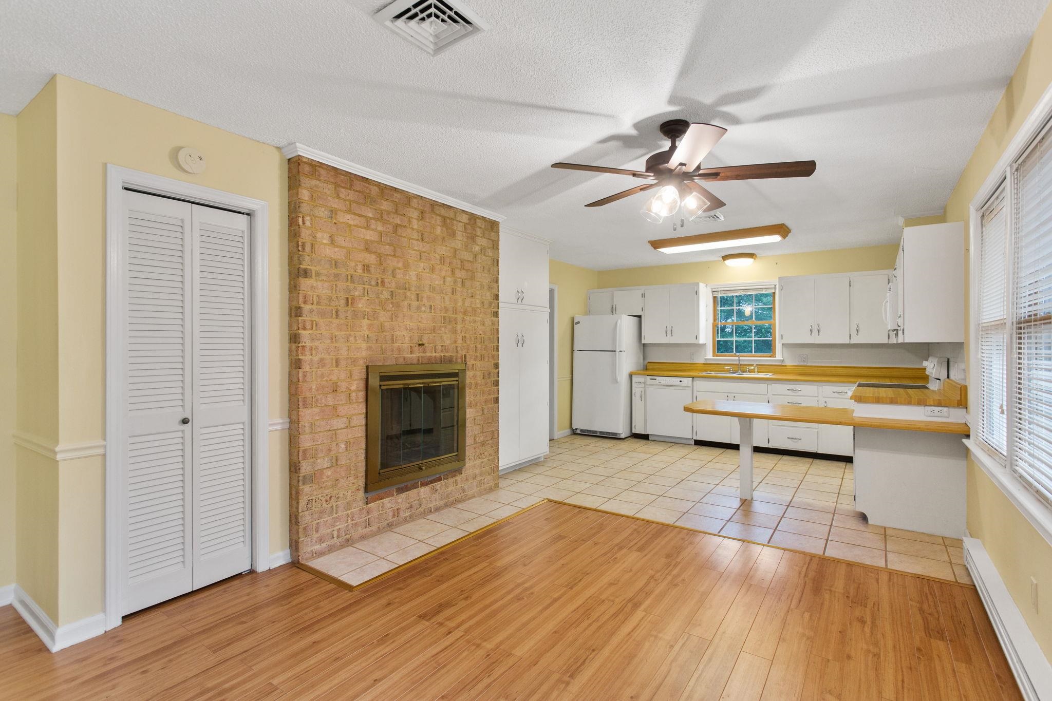 206 BELMONT DR