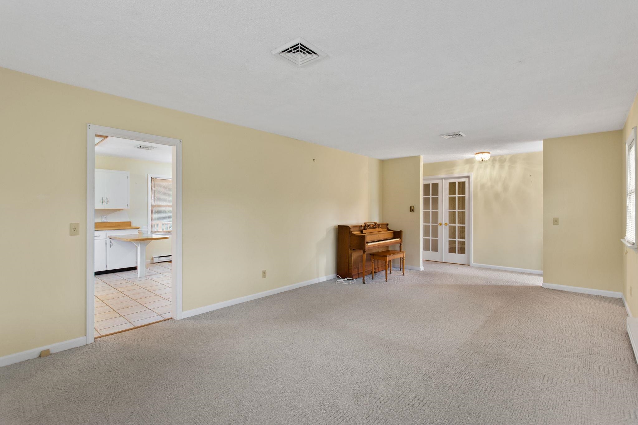 206 BELMONT DR