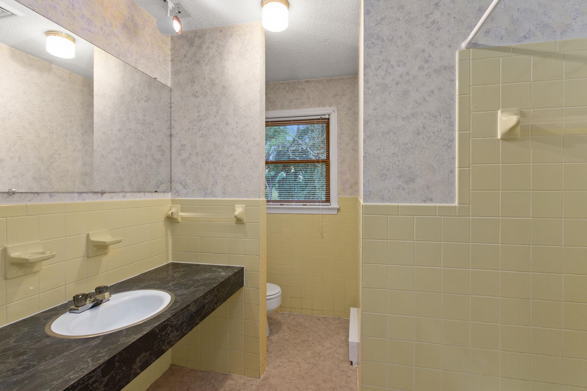 206 BELMONT DR