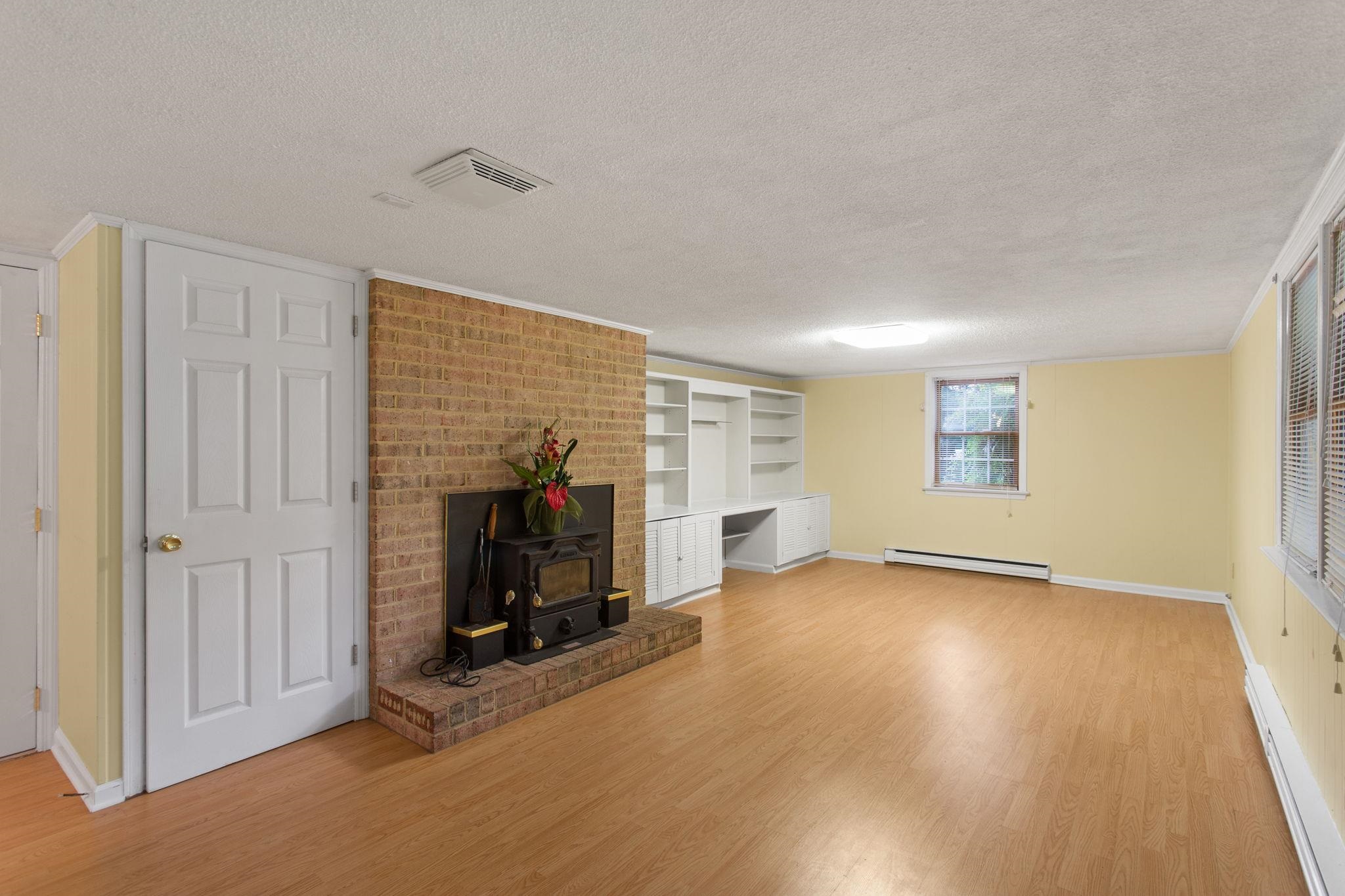 206 BELMONT DR