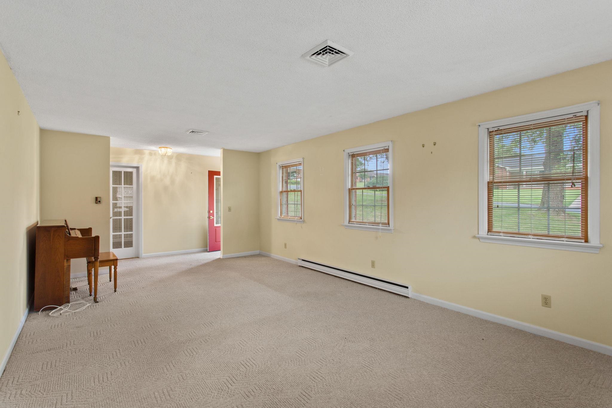 206 BELMONT DR